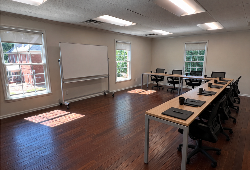 More Photos Of 10898 Crabapple Rd, Roswell Office For Lease