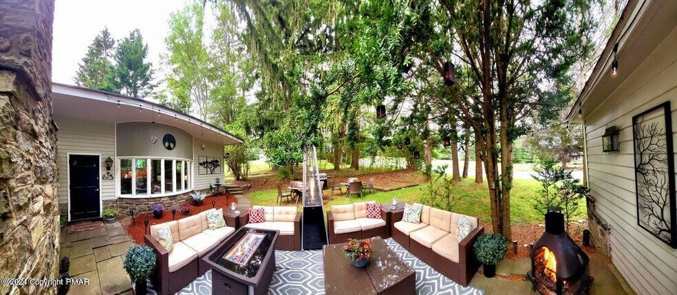 More Photos Of 2735 PA-390, Canadensis Hospitality For Sale