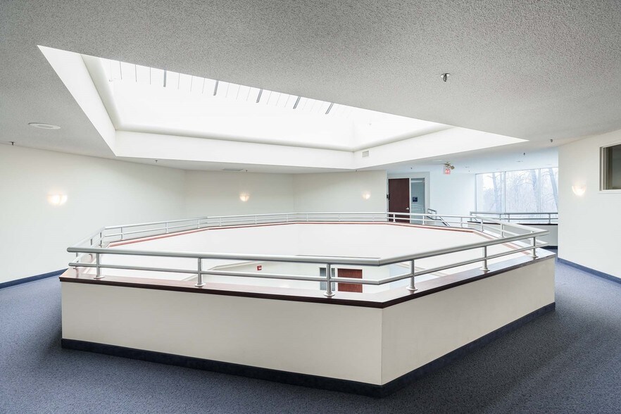 More Photos Of 9905 N 45th Ave, Plymouth Loft Creative Space For Sale