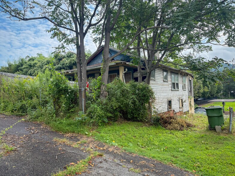 More Photos Of 3 Orchard Pl, Asheville Office For Sale