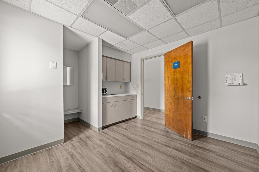 More Photos Of 2503 N Queen St, Kinston Medical For Sale