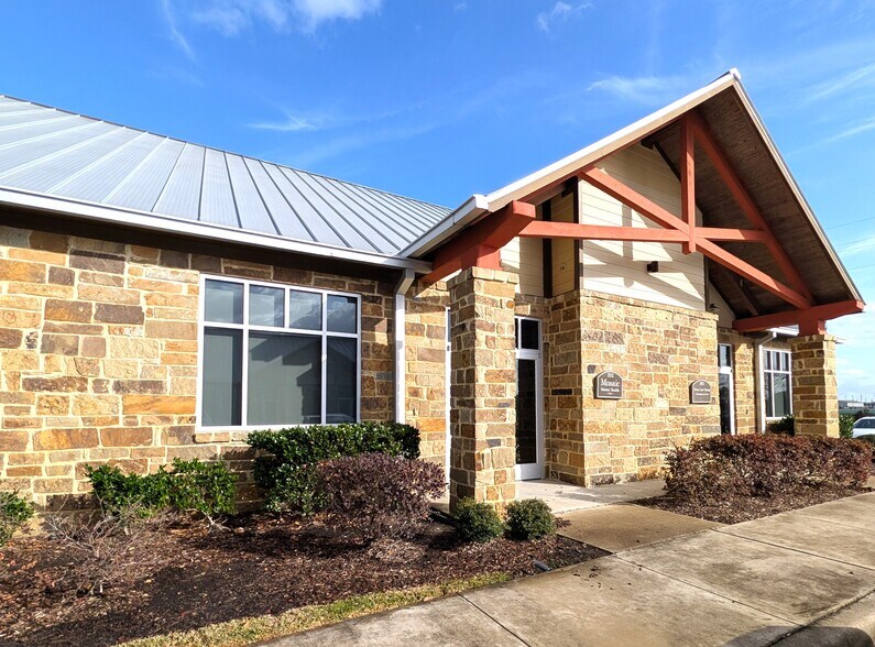 More Photos Of 5757 Flewellen Oaks Ln, Fulshear Business Park For Lease