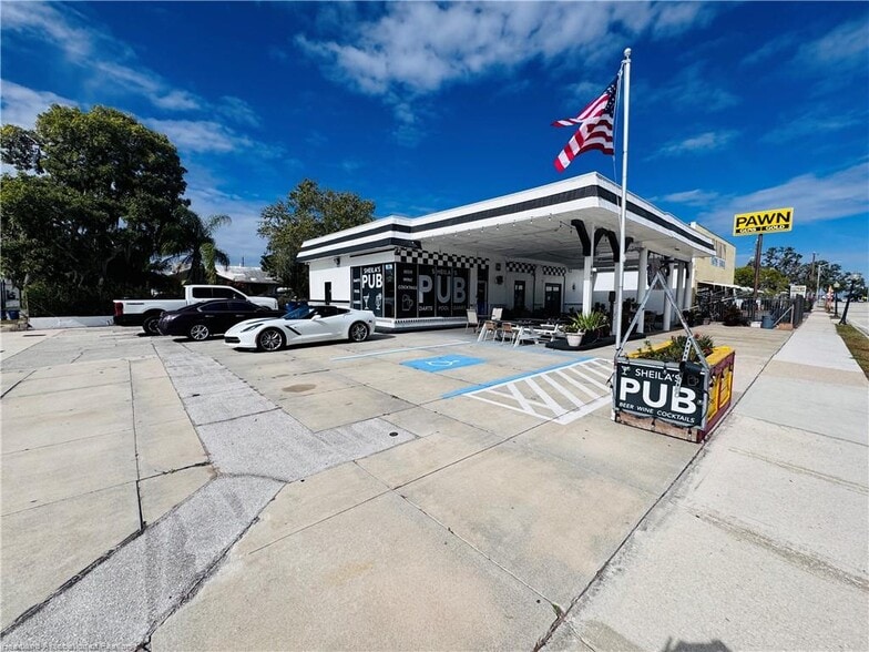 More Photos Of 407 N Ridgewood Dr, Sebring Convenience Store For Sale