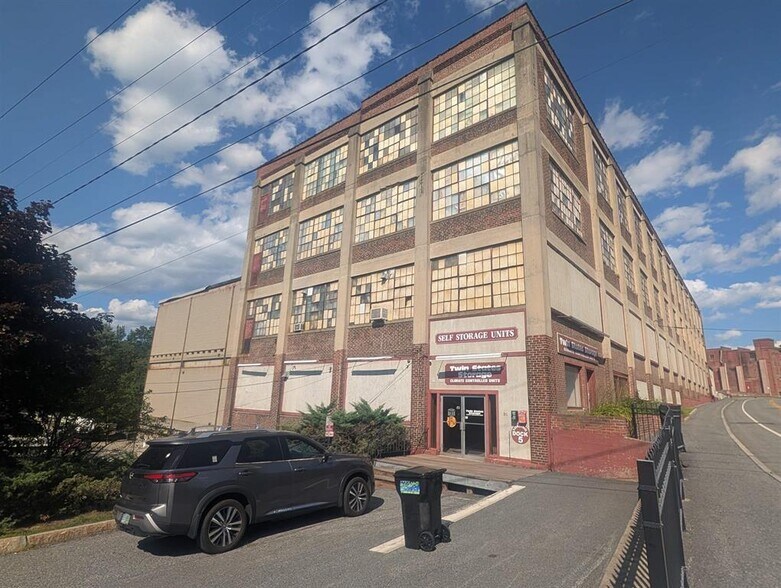 More Photos Of 91 Main St, Claremont Self Storage For Sale