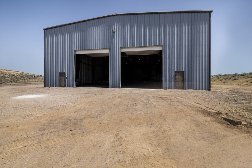 More Photos Of 29282 Stanton Rd, Bonanza Warehouse For Lease