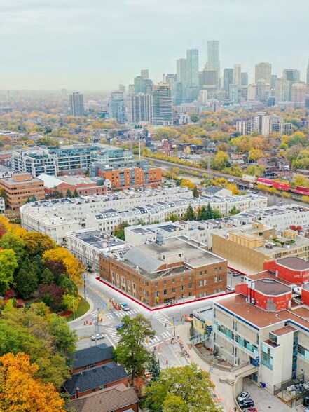 More Photos Of 555 Davenport Rd, Toronto Office For Sale