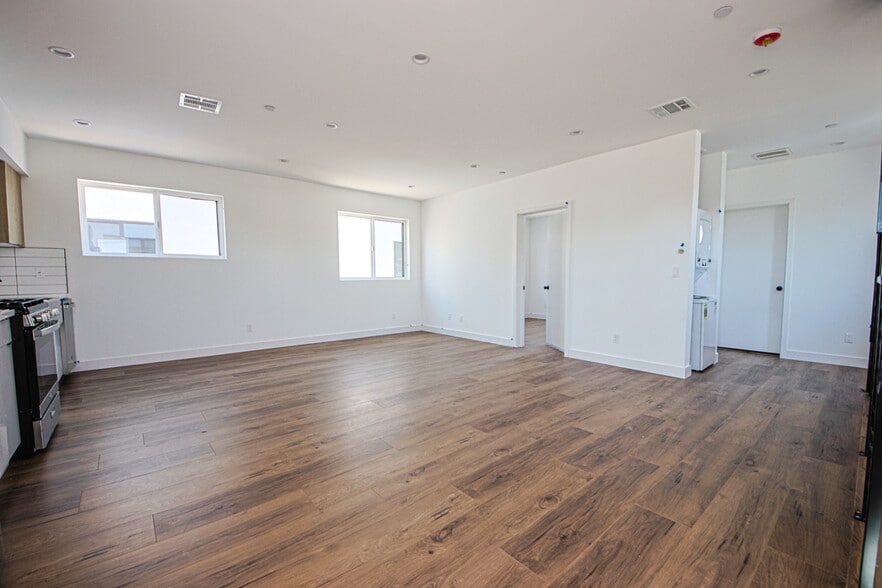 More Photos Of 6421 Troost Ave, North Hollywood Apartments For Sale