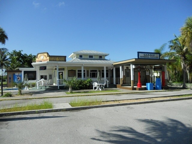 More Photos Of 102 Copeland Ave SW, Everglades City Restaurant For Sale