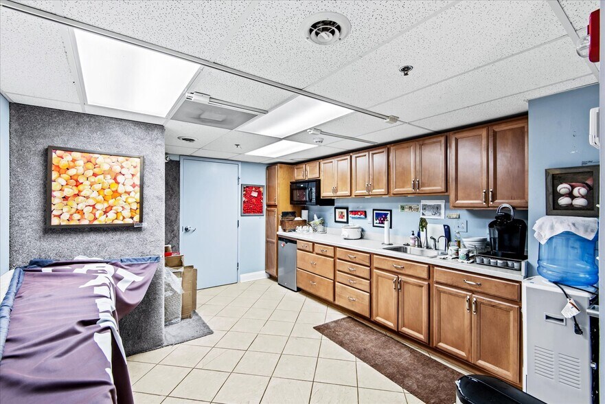 More Photos Of 100 Taylor St, Colonial Beach Storefront Retail Office For Sale