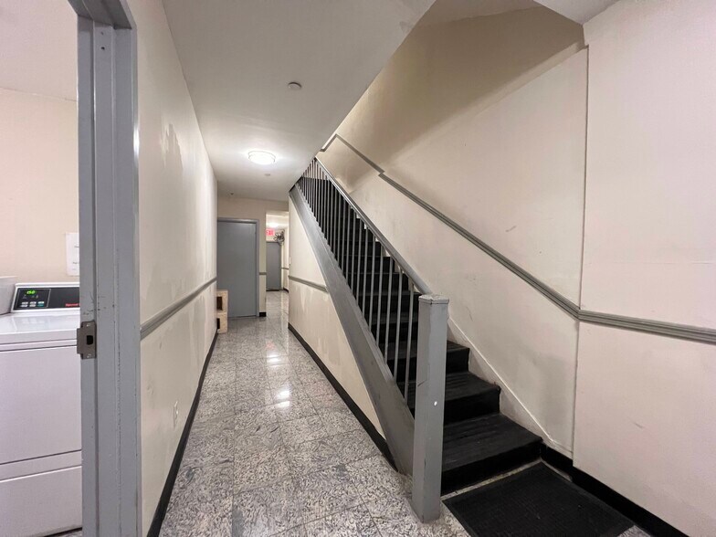 More Photos Of 33 Maujer St, Brooklyn Apartments For Sale