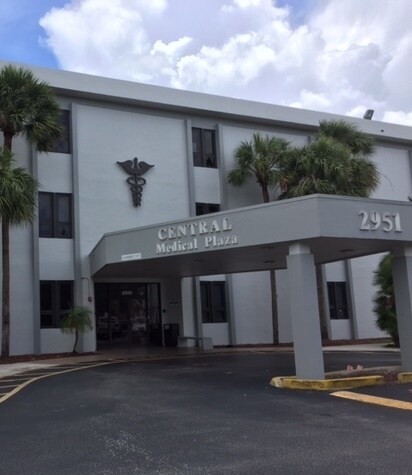 More Photos Of 2951 NW 49th Ave, Lauderdale Lakes Medical For Lease