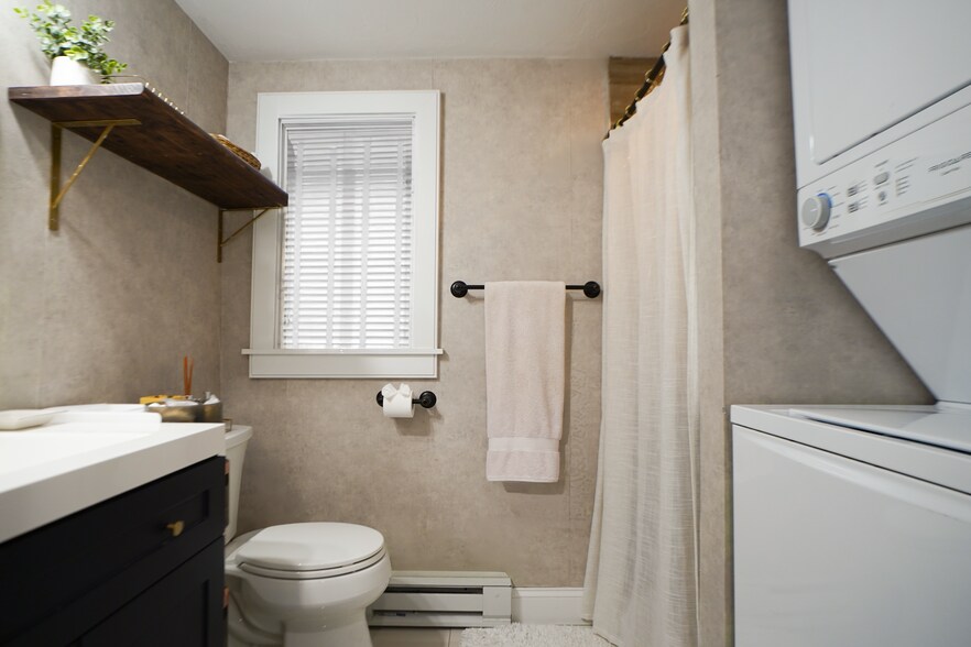 More Photos Of 712 Main St, Hyannis Storefront Retail Office For Sale