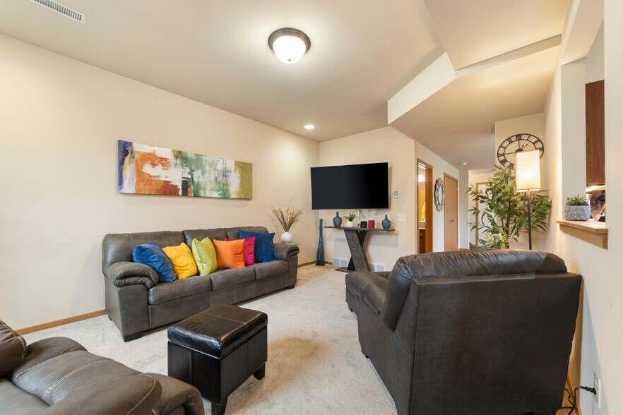 More Photos Of 4868 Innovation Dr, Deforest Apartments For Sale