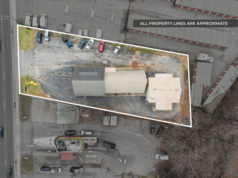 More Photos Of 1959 Fort Campbell Blvd, Clarksville Freestanding For Sale