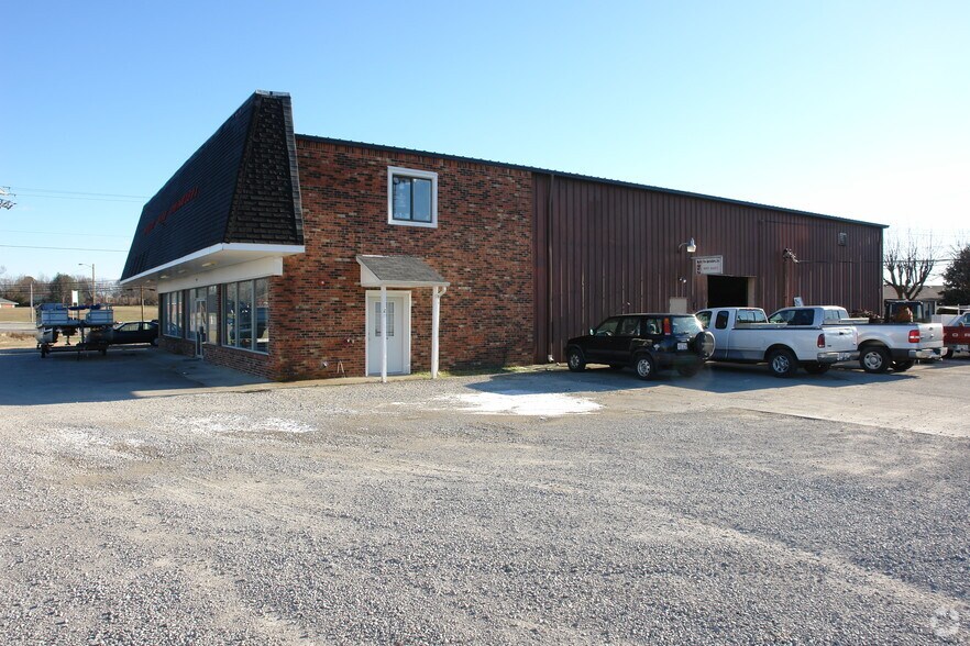 More Photos Of 149 Delaina Dr, Mount Washington Showroom For Sale