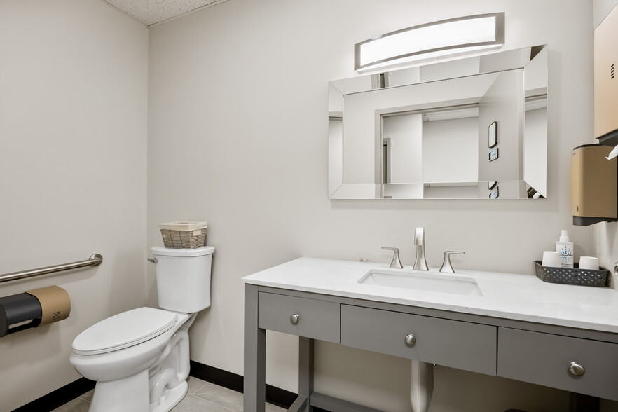 More Photos Of 2 Chelsea Pl, Clifton Park Medical For Sale