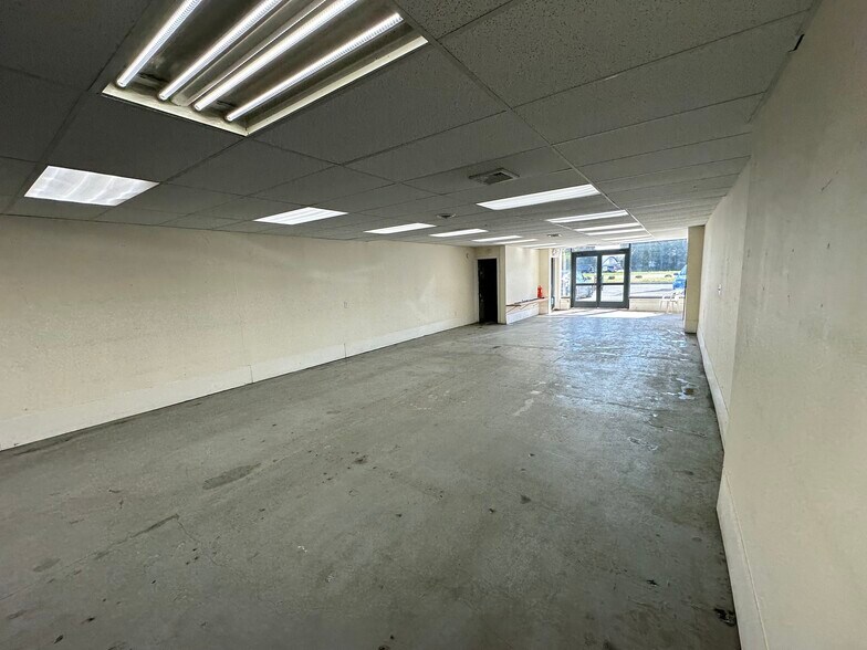 More Photos Of 103-105 US Highway 46, Fairfield Storefront Retail Office For Lease