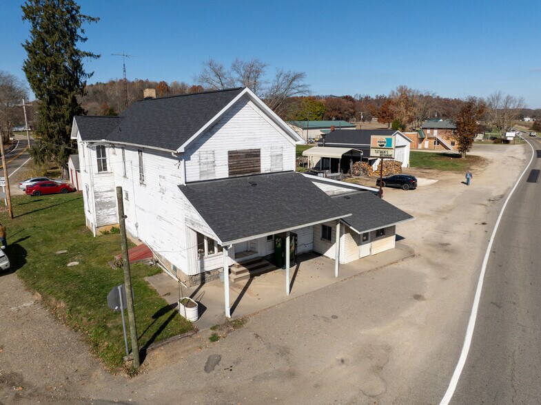 More Photos Of 10586 State Road 800, Uhrichsville Restaurant For Sale