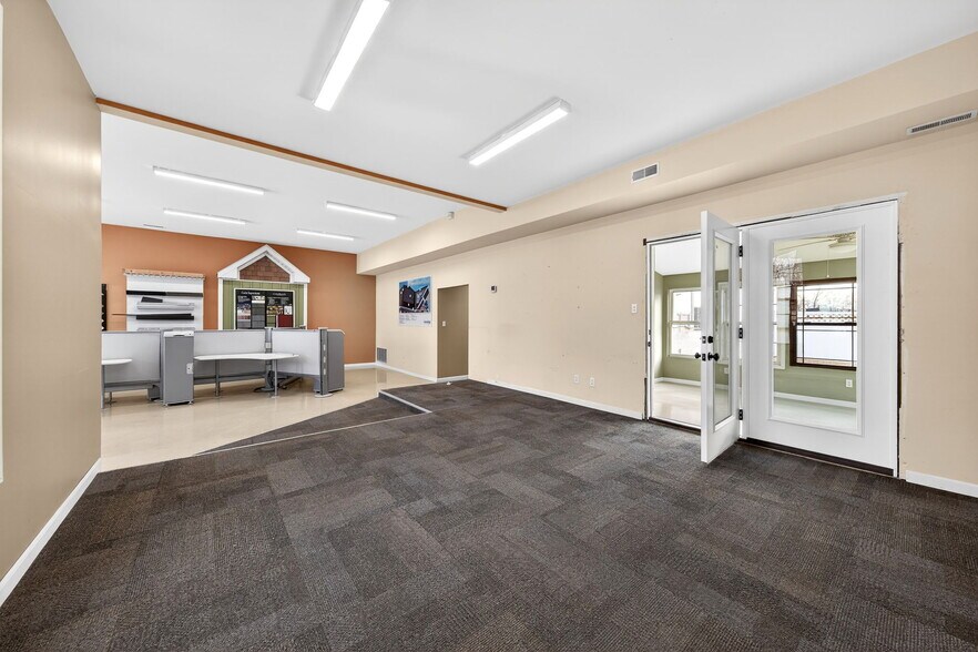 More Photos Of 114-116 E Orleans St, Pacific Office For Sale