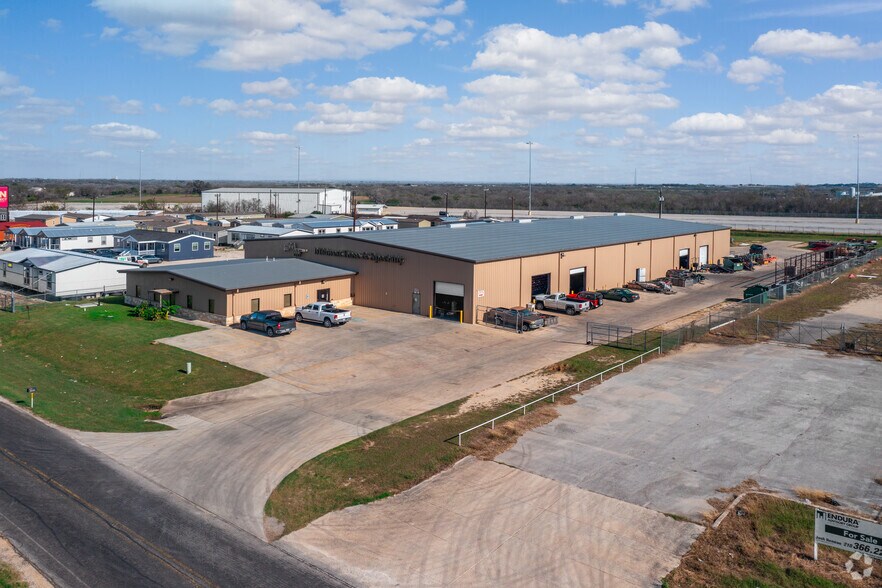 More Photos Of 19940 I-37, Elmendorf Warehouse For Lease
