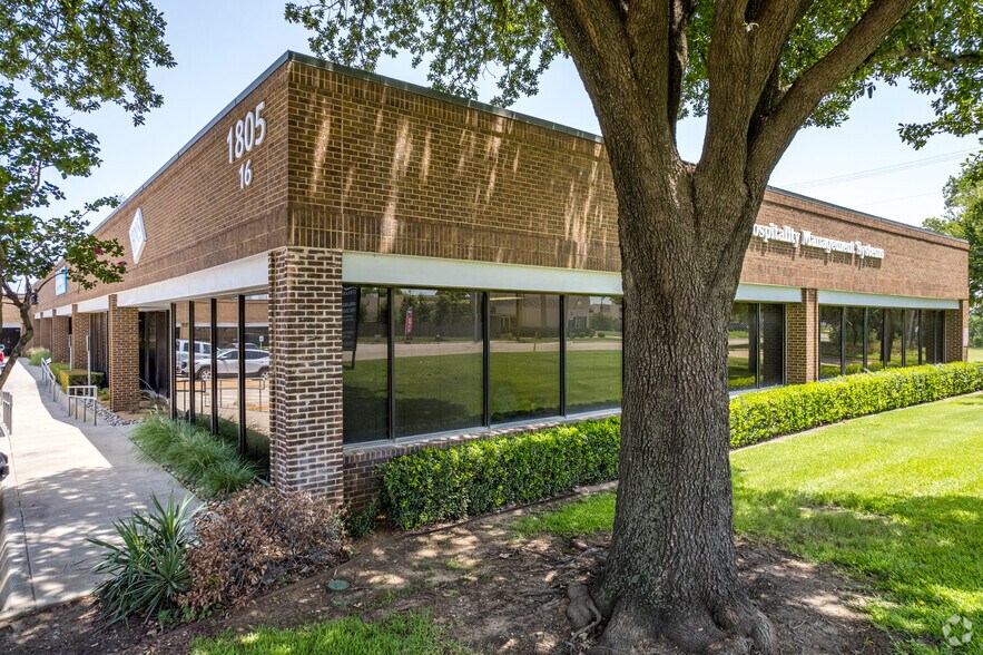 Primary Photo Of 1805 Royal Ln, Dallas Flex For Lease