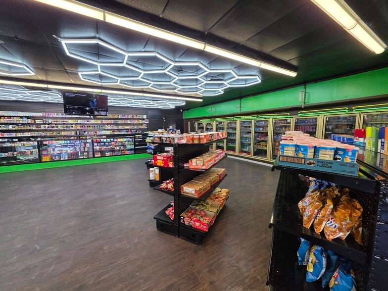 More Photos Of 2328-2338 E Washington St, Petersburg Freestanding For Sale