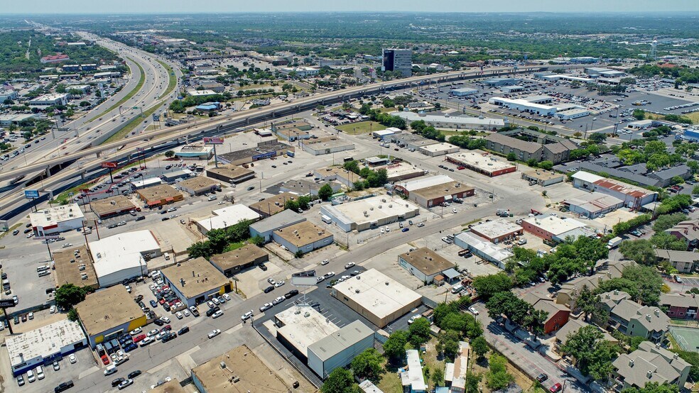 More Photos Of 5715 Kenwick St, San Antonio Warehouse For Lease