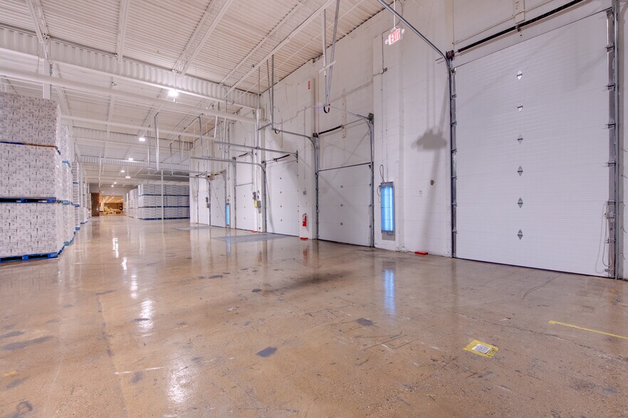 More Photos Of 4101 Winston Ave, Covington Flex For Lease