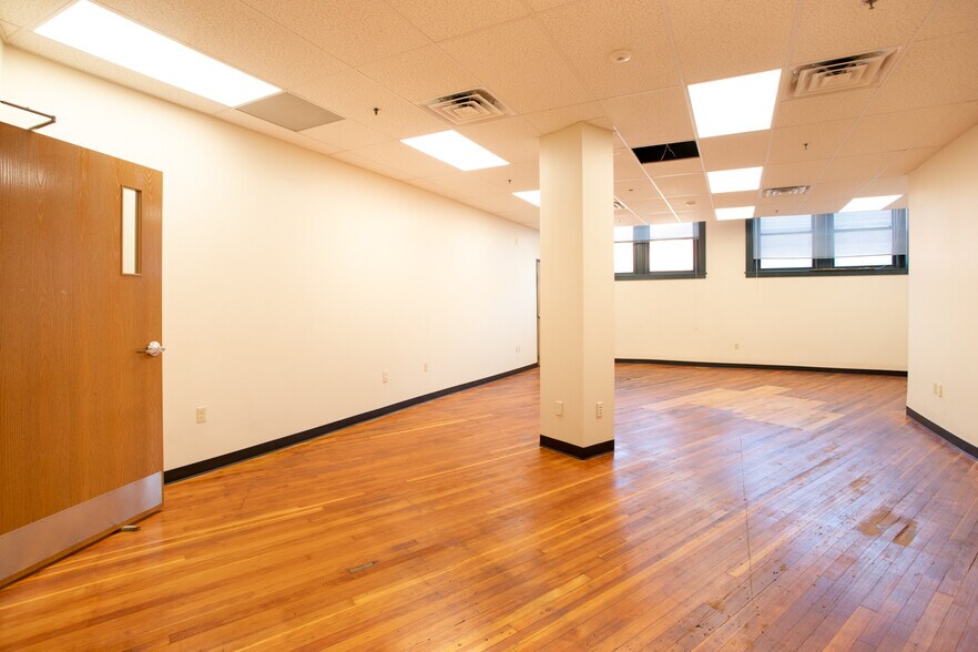 More Photos Of 139 S Main St, Fall River Office For Sale
