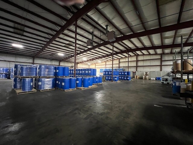 More Photos Of 206 Industrial Ct, Carrollton Warehouse For Lease