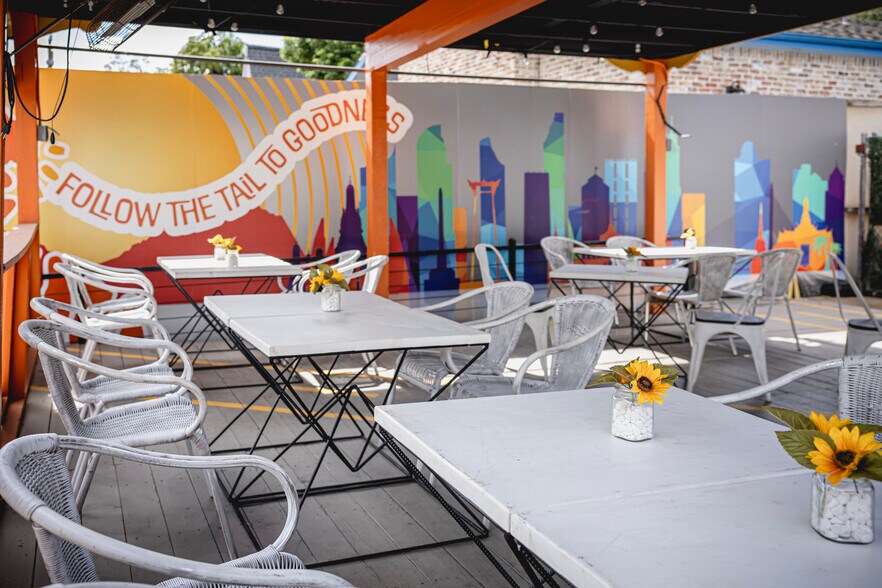 More Photos Of 1402 Westheimer Rd, Houston Restaurant For Lease