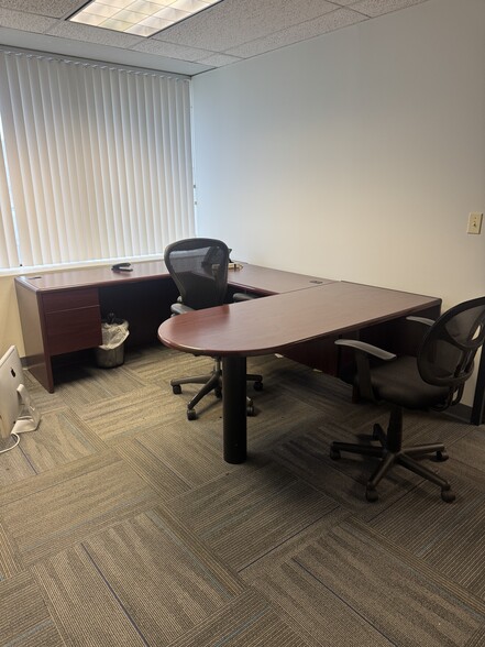 More Photos Of 111-121 Roberts St, East Hartford Business Park For Lease