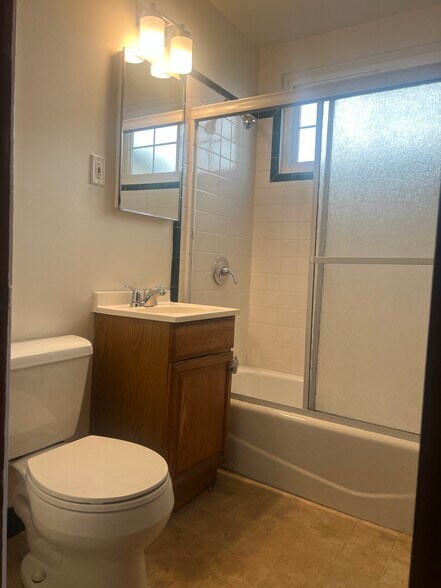 More Photos Of 1120 Elmer St, Belmont Apartments For Sale