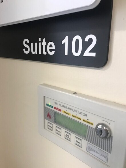 More Photos Of 1157 Fairport Rd, Fairport Medical For Lease