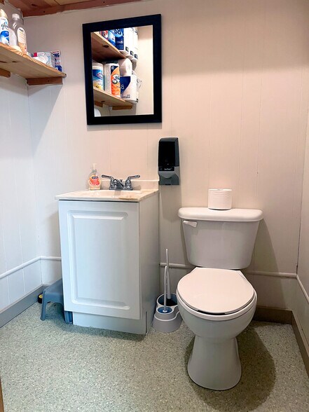 More Photos Of 418 S 14th St, Wymore General Retail For Sale