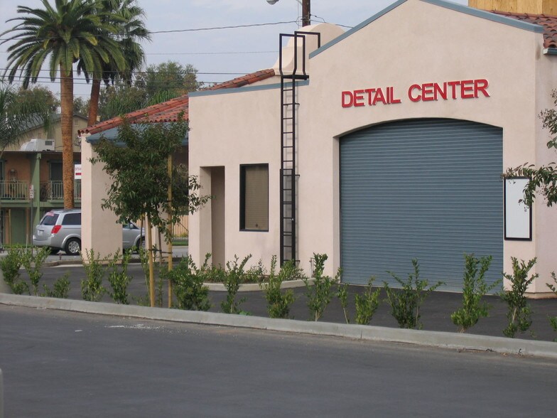 Primary Photo Of 870 S Citrus Ave, Azusa Carwash For Sale
