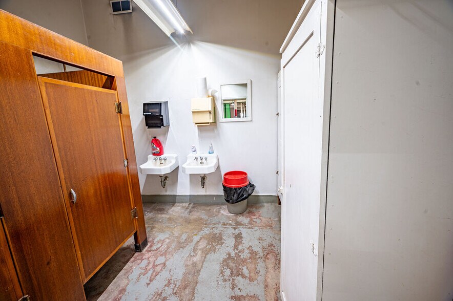 More Photos Of 608 Clark St, River Falls Warehouse For Sale