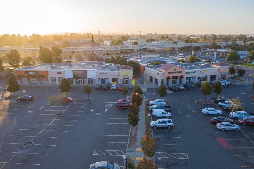 More Photos Of 8400 Edgewater Dr, Oakland Unknown For Lease