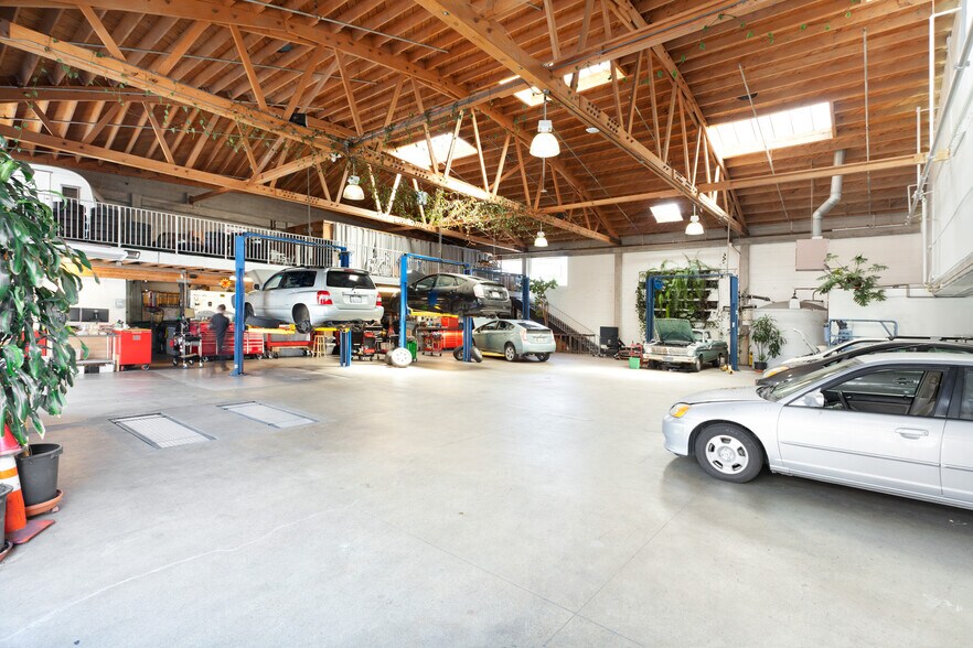 More Photos Of 475 9th St, San Francisco Warehouse For Lease