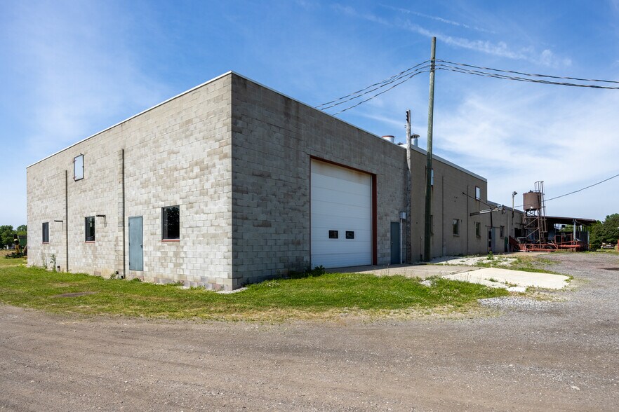 More Photos Of 324 County Road 34, Kingsville Manufacturing For Sale