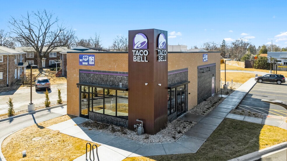 Primary Photo Of 720 E Main St, Genoa Fast Food For Sale