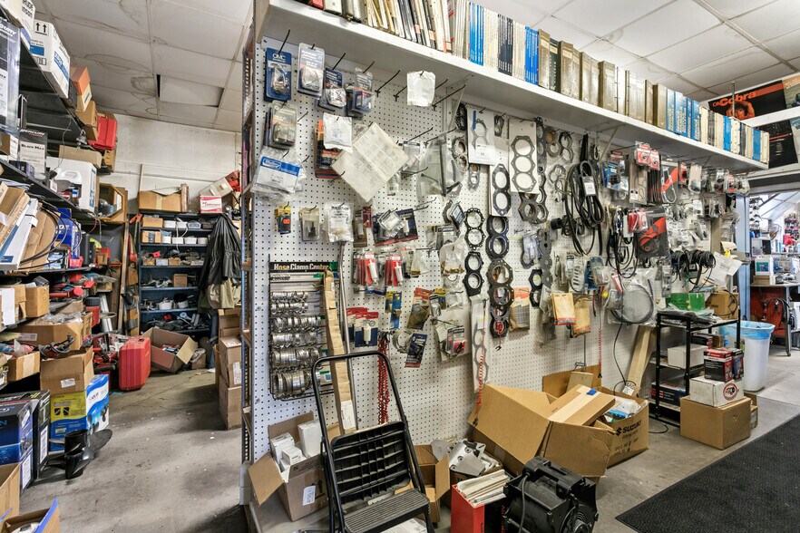 More Photos Of 100 Water St, Menasha General Retail For Sale