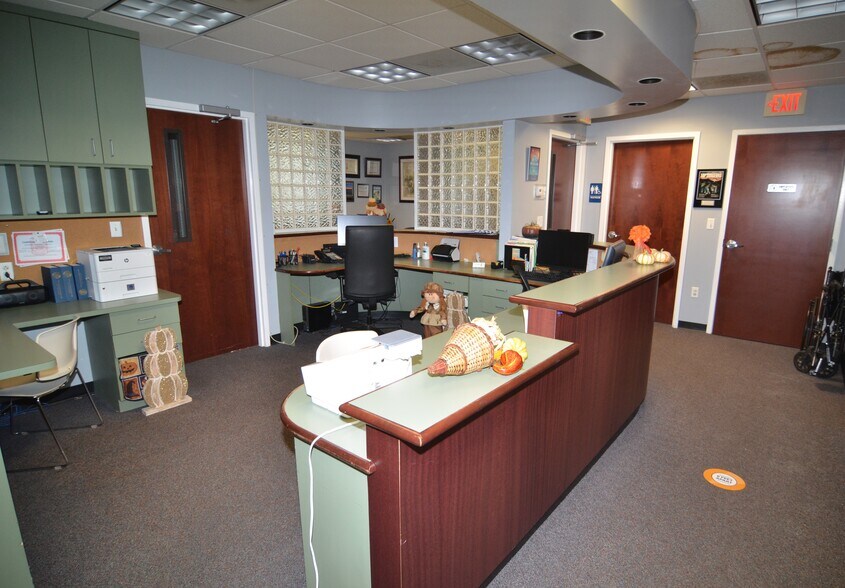 More Photos Of 611-624 Courtyard Dr, Hillsborough Medical For Sale