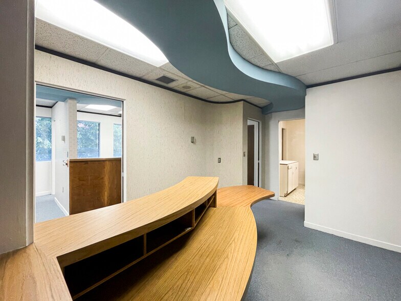 More Photos Of 2525 K St, Sacramento Medical For Lease