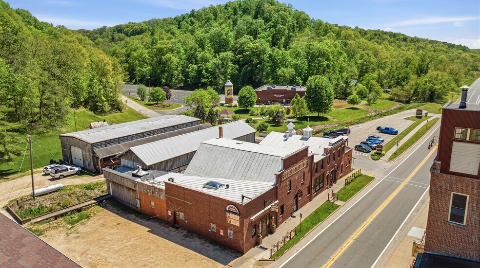 More Photos Of 196 S Main St, Potosi General Retail For Sale