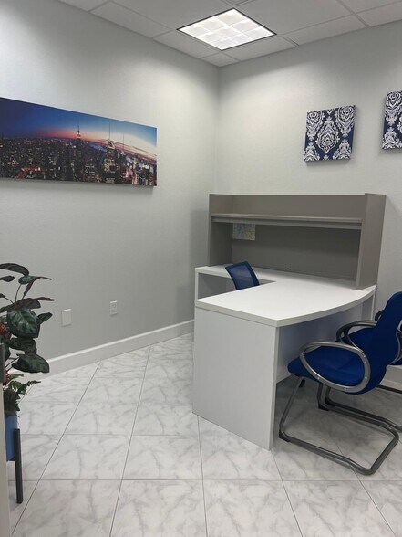 More Photos Of 13538 Village Park Dr, Orlando Office Residential For Lease