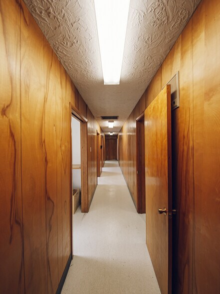 More Photos Of 5707 N Interstate Ave, Portland Office For Sale