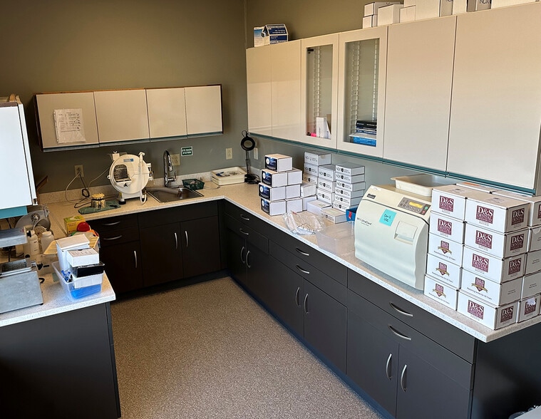 More Photos Of 2848 Cottage Grove Rd, Cottage Grove Medical For Lease