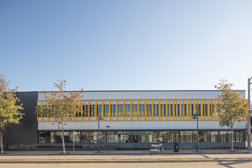 Primary Photo Of 4700 San Pablo Ave, Emeryville Warehouse For Lease