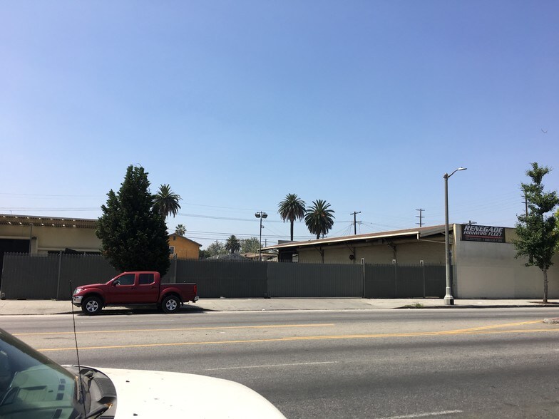 More Photos Of 818-828 E Manchester Ave, Los Angeles Warehouse For Sale